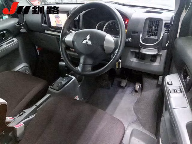 MITSUBISHI TOWN BOX
