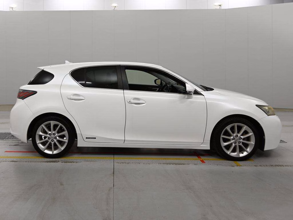 LEXUS CT200H