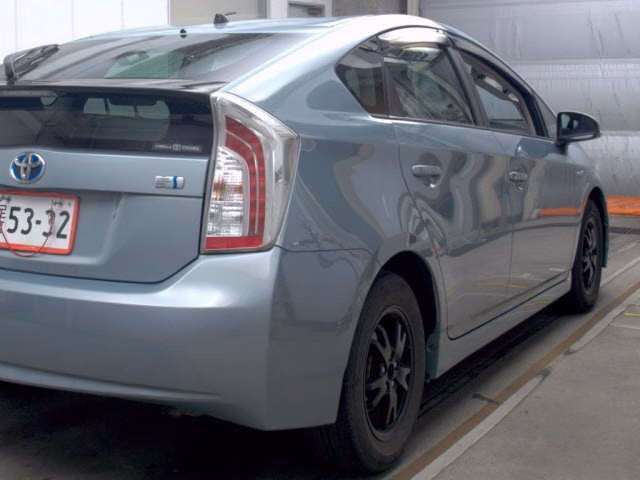 TOYOTA PRIUS