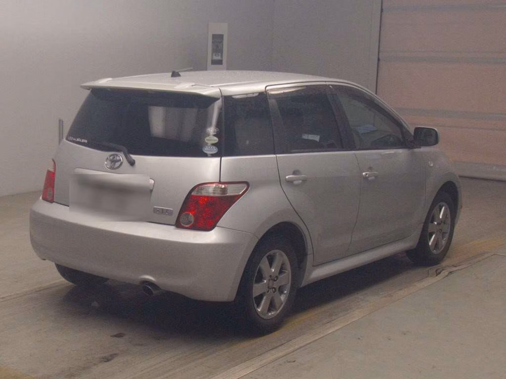 TOYOTA IST