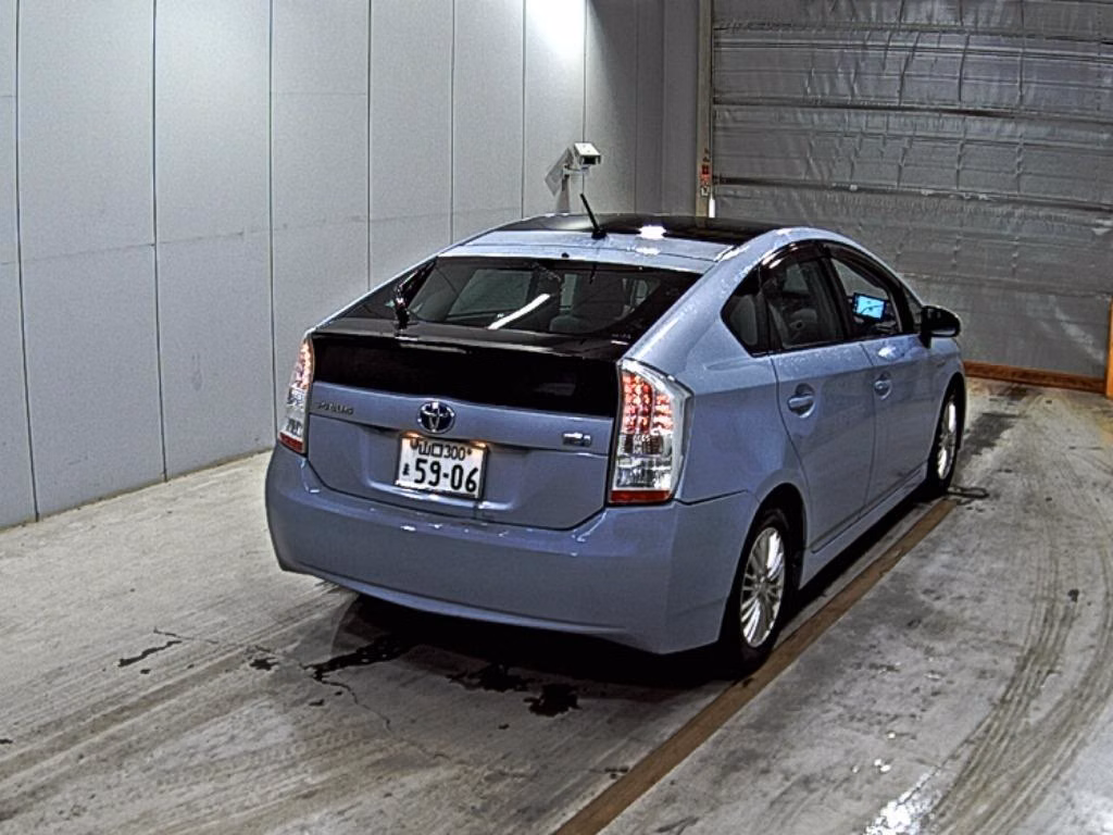 TOYOTA PRIUS