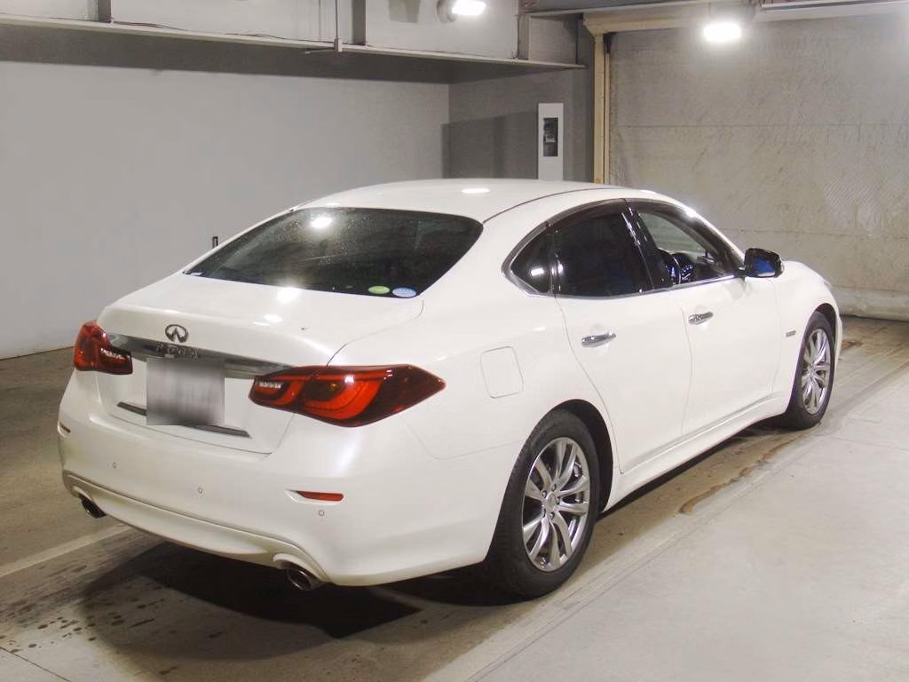 NISSAN FUGA