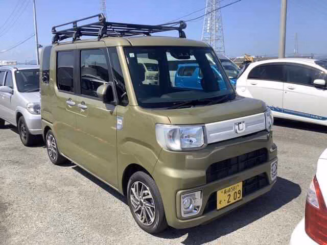 DAIHATSU WAKE