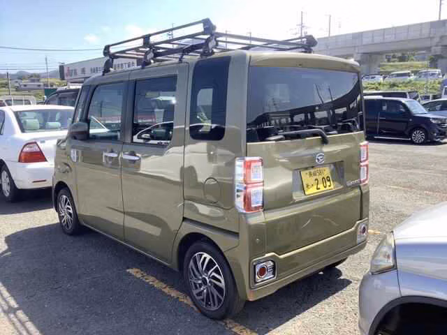 DAIHATSU WAKE