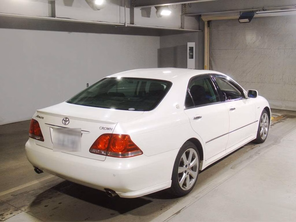 TOYOTA CROWN