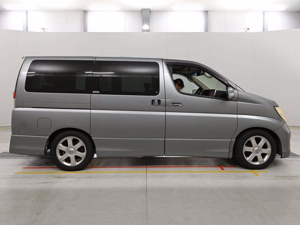 NISSAN ELGRAND