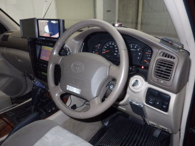 TOYOTA LAND CRUISER