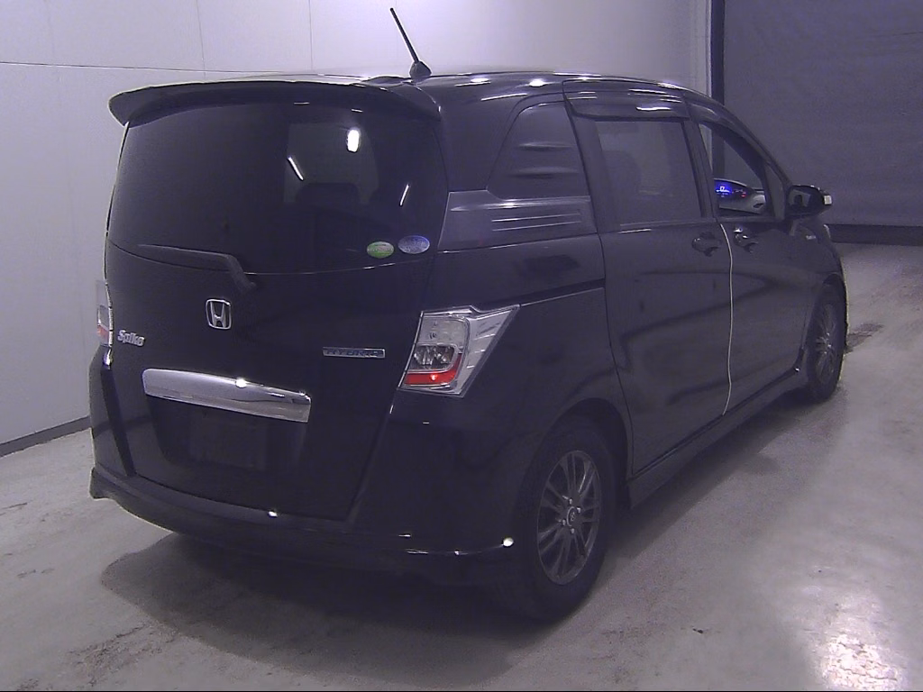 HONDA FREED SPIKE