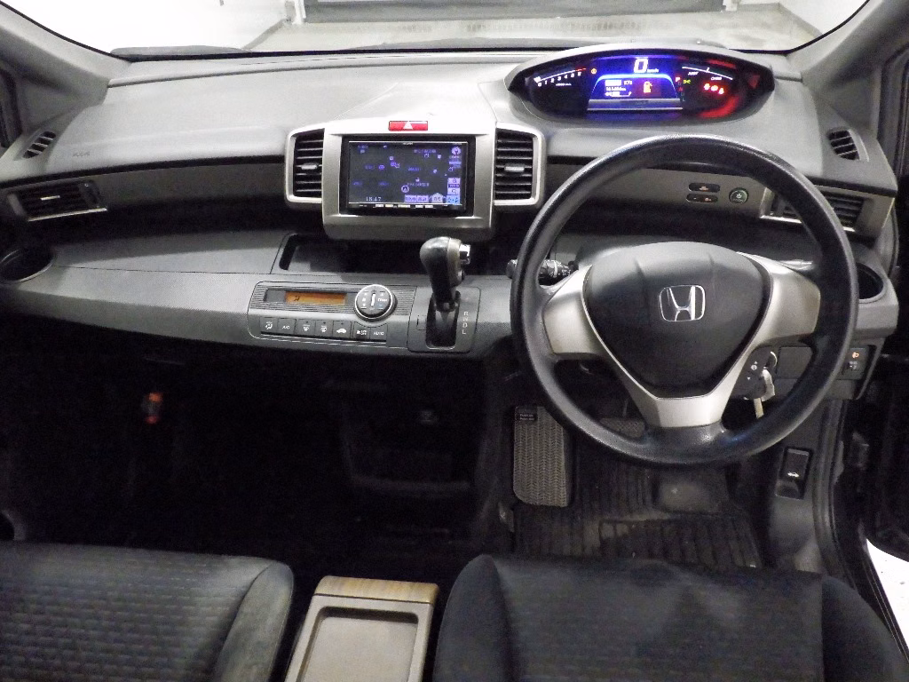 HONDA FREED SPIKE