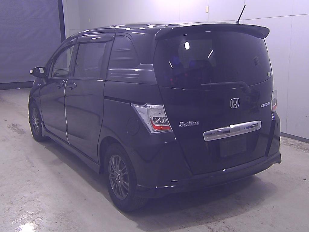 HONDA FREED SPIKE