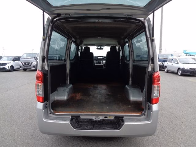 NISSAN NV350 CARAVAN