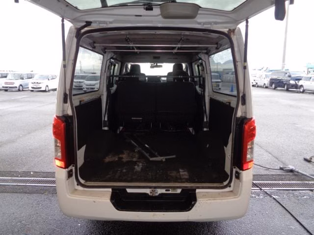 NISSAN NV350 CARAVAN