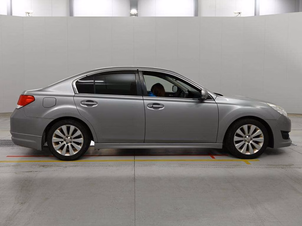 SUBARU LEGACY B4
