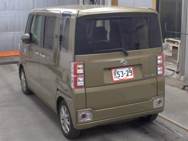 DAIHATSU WAKE