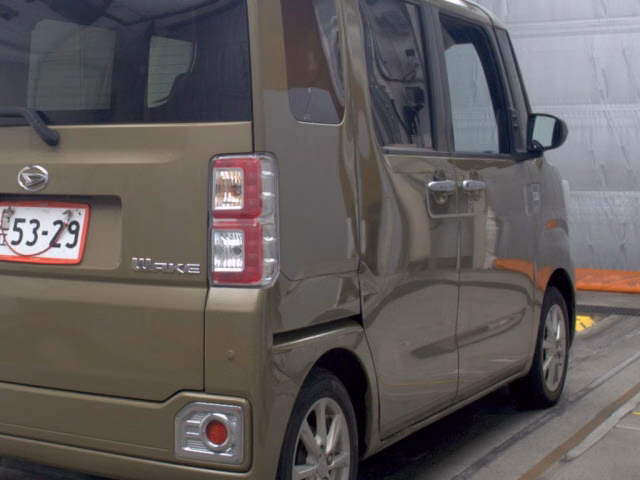 DAIHATSU WAKE