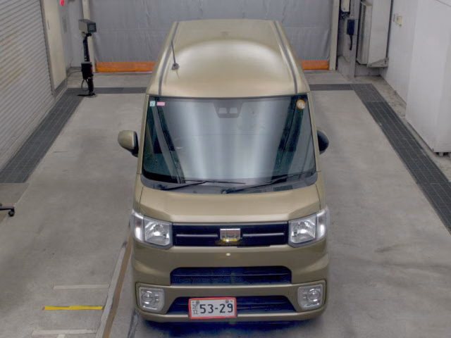 DAIHATSU WAKE