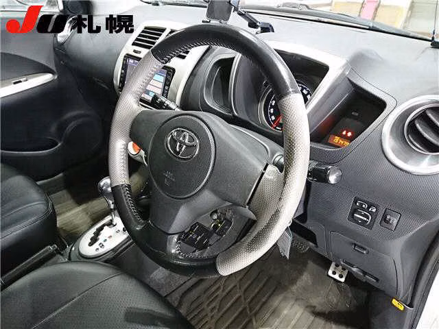 TOYOTA IST