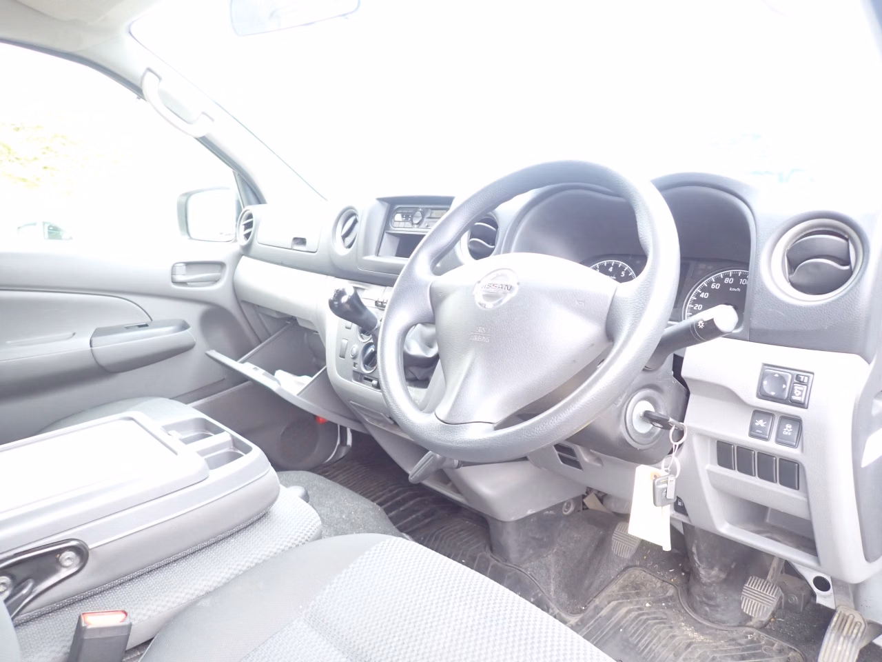 NISSAN NV350 CARAVAN