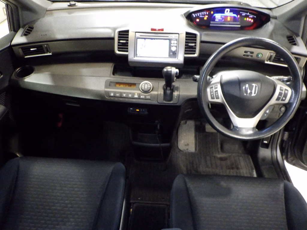 HONDA FREED SPIKE