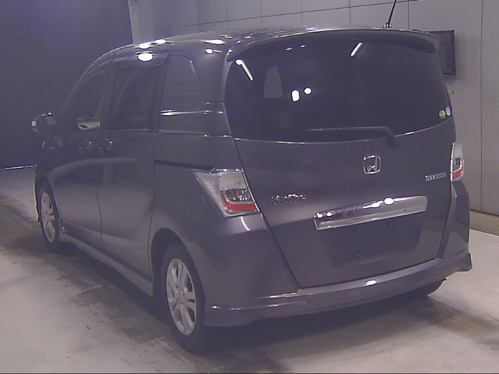 HONDA FREED SPIKE