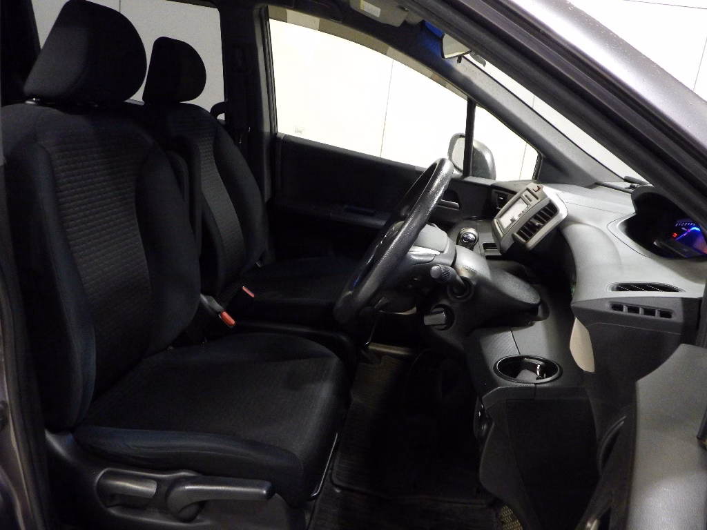 HONDA FREED SPIKE