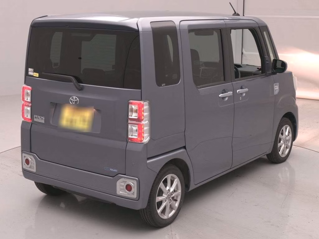 TOYOTA PIXIS MEGA