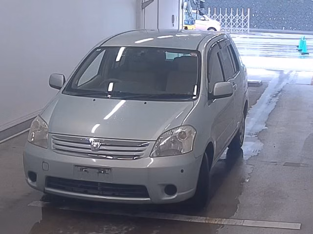 TOYOTA RAUM
