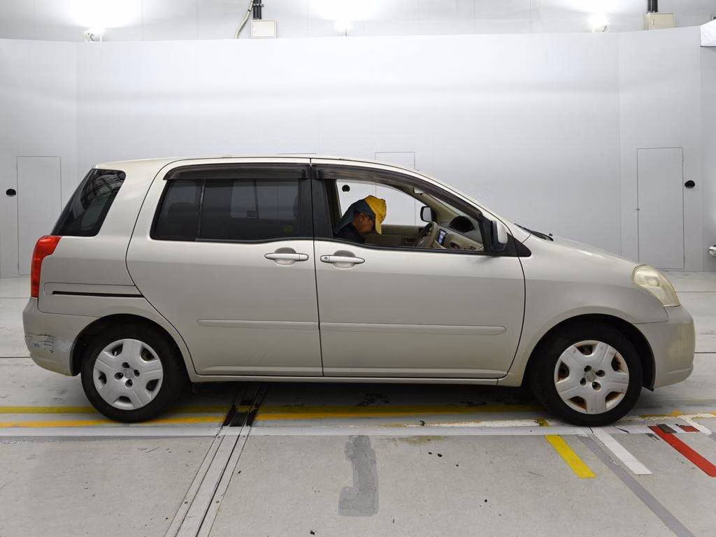 TOYOTA RAUM