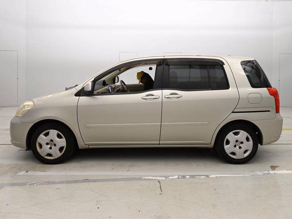 TOYOTA RAUM