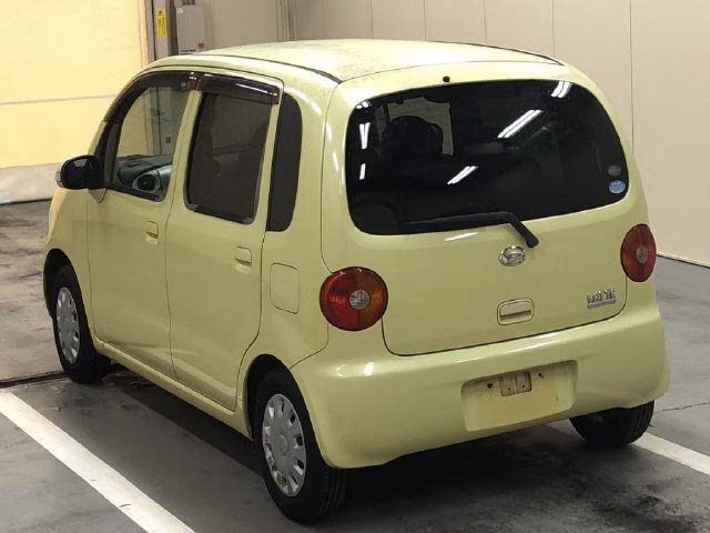 DAIHATSU MOVE LATTE