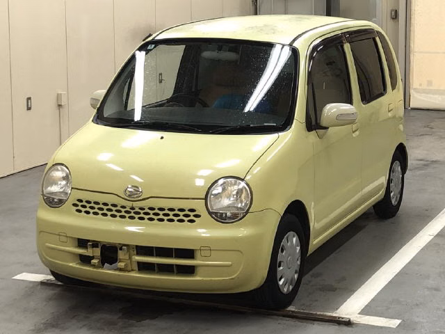 DAIHATSU MOVE LATTE