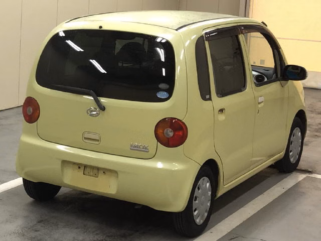 DAIHATSU MOVE LATTE