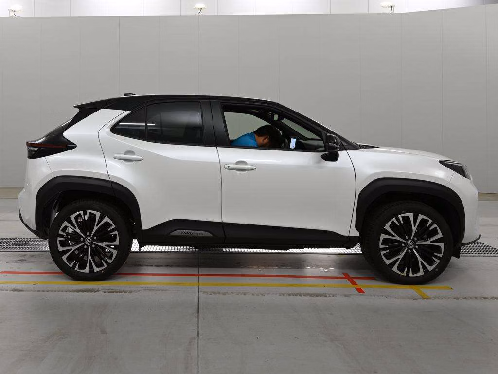 TOYOTA YARIS CROSS