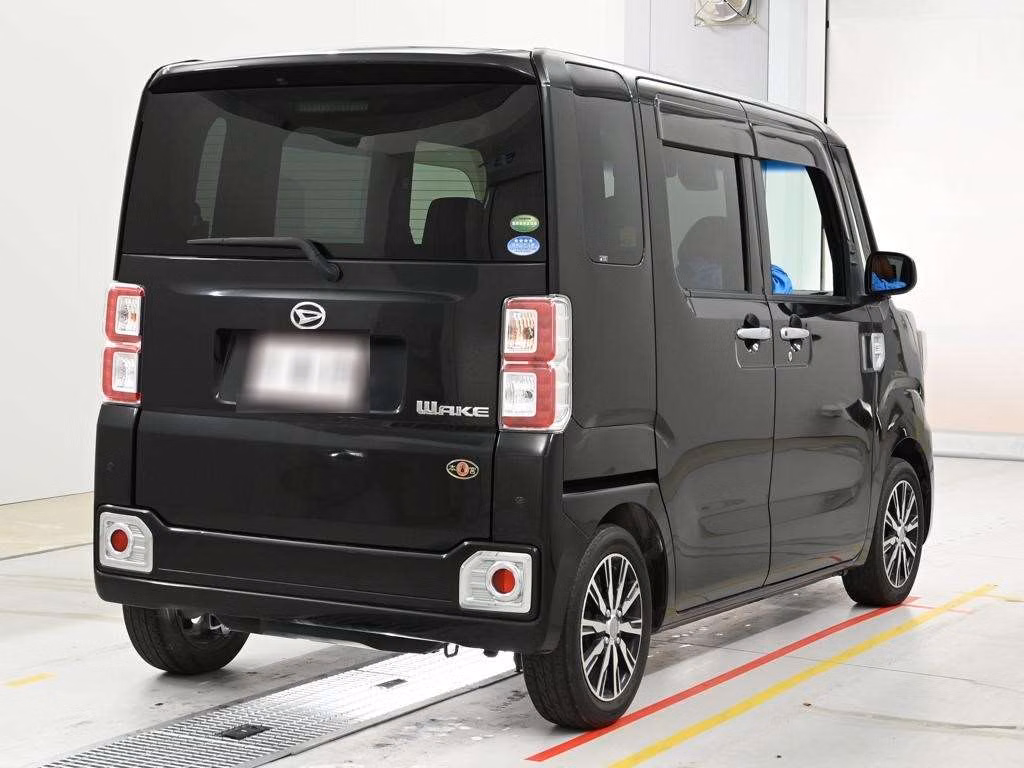 DAIHATSU WAKE