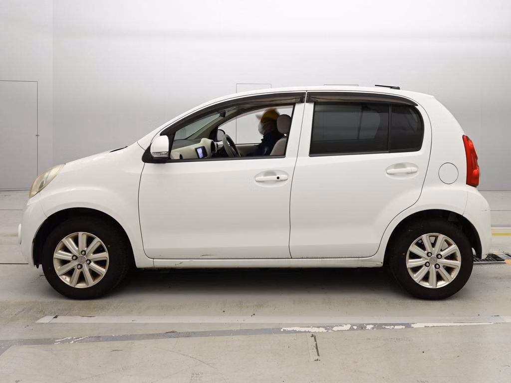 DAIHATSU BOON