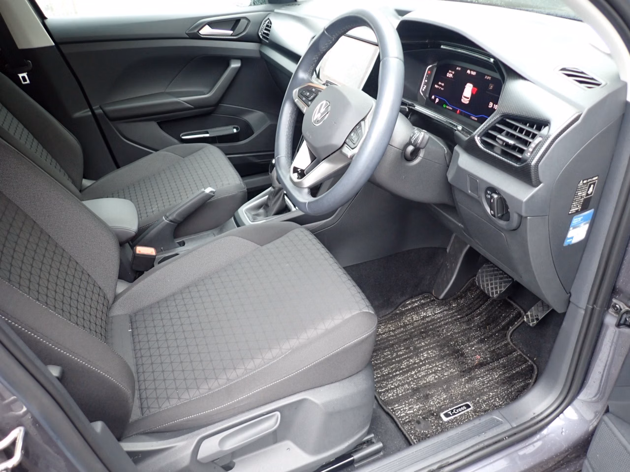 VOLKSWAGEN T-CROSS