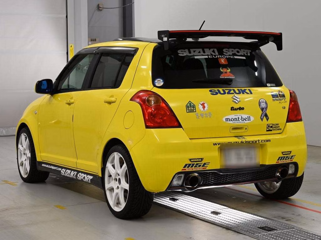 SUZUKI SWIFT