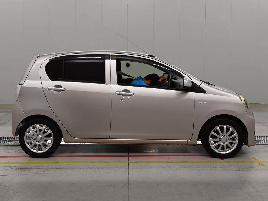 TOYOTA PIXIS EPOCH