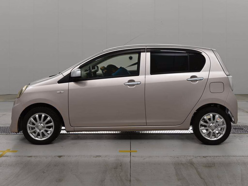 TOYOTA PIXIS EPOCH