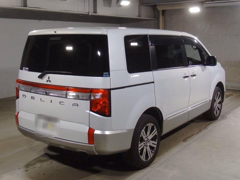 MITSUBISHI DELICA D:5