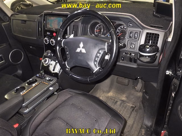 MITSUBISHI DELICA D:5
