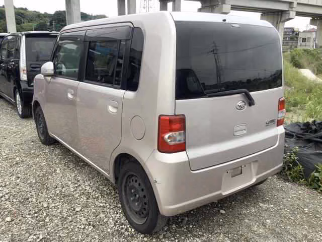 DAIHATSU MOVE CONTE