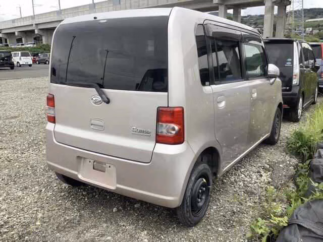 DAIHATSU MOVE CONTE