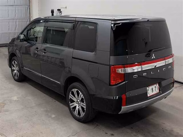 MITSUBISHI DELICA D:5