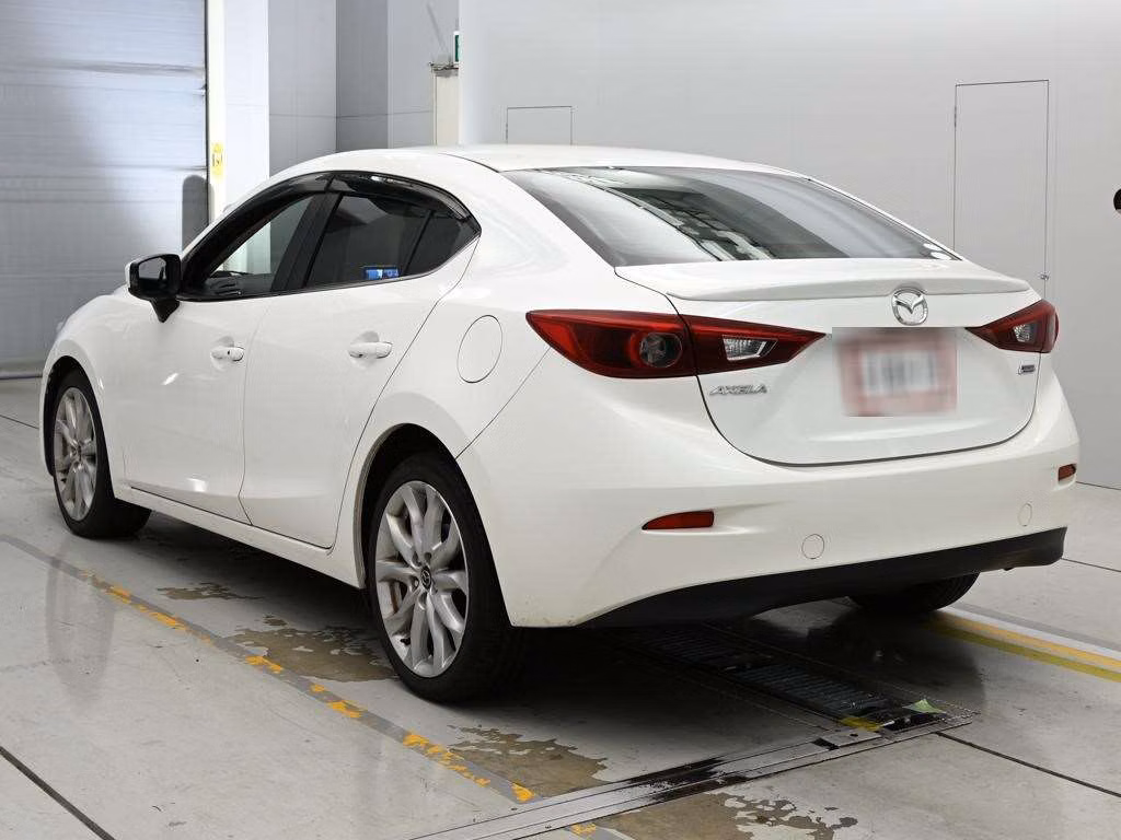 MAZDA AXELA