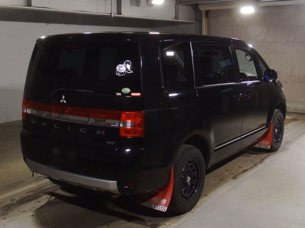 MITSUBISHI DELICA D:5