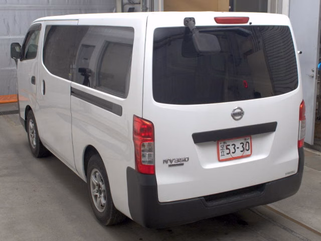 NISSAN NV350 CARAVAN