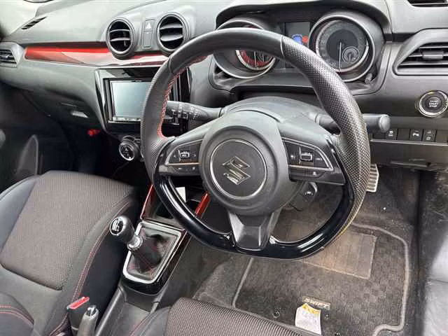 SUZUKI SWIFT