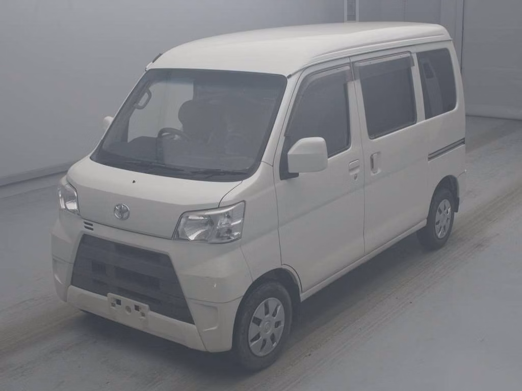 TOYOTA PIXIS VAN
