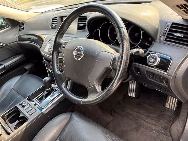 NISSAN FUGA